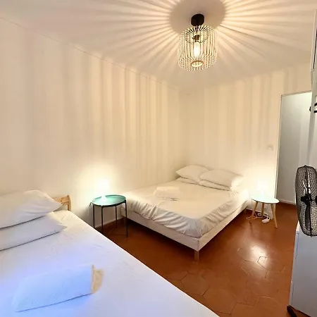 Апартаменты T3 Au Calme A 200m De La Mer, Exterieur Et Parking Фрежюс