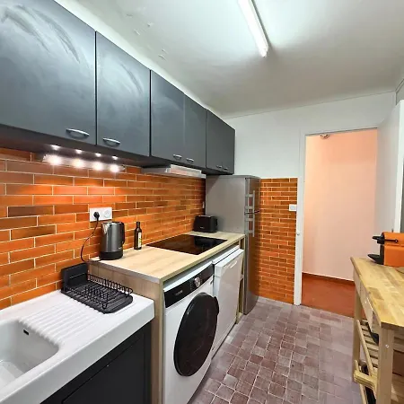 Апартаменты T3 Au Calme A 200m De La Mer, Exterieur Et Parking Фрежюс