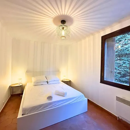 T3 Au Calme A 200m De La Mer, Exterieur Et Parking Фрежюс